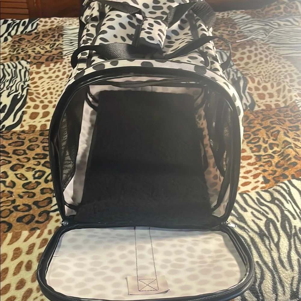 Polka Dot Pet Carrier